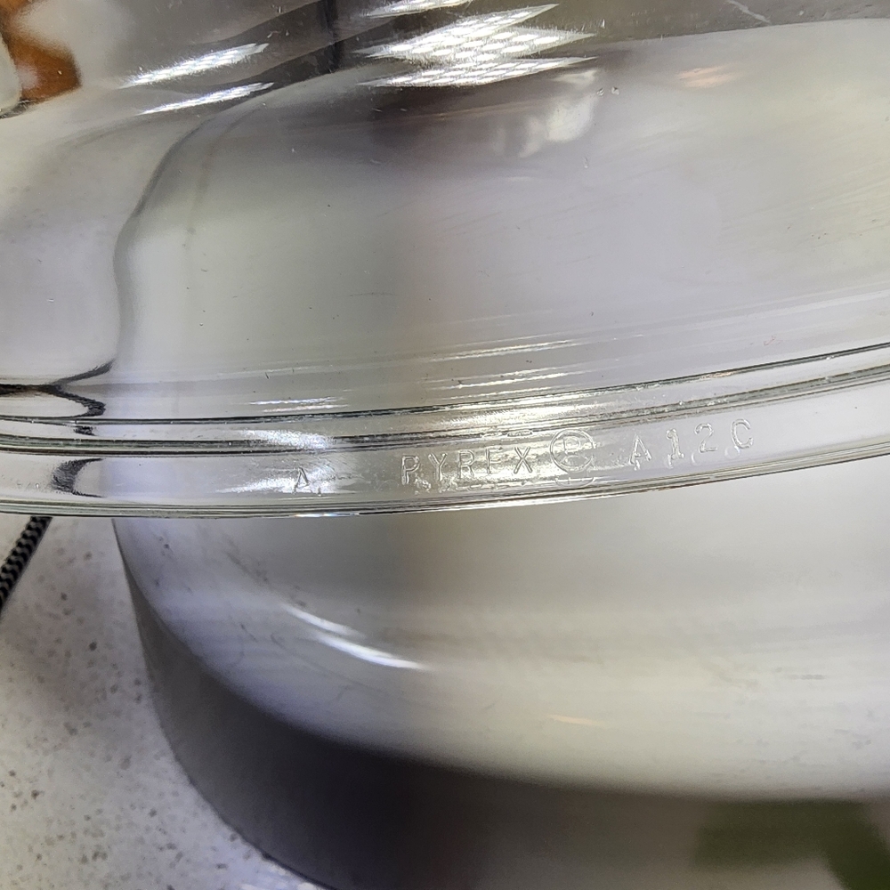 Vintage Corning Ware 4 QT. A-34-B Covered Casserole Dish - Picture 10 of 13